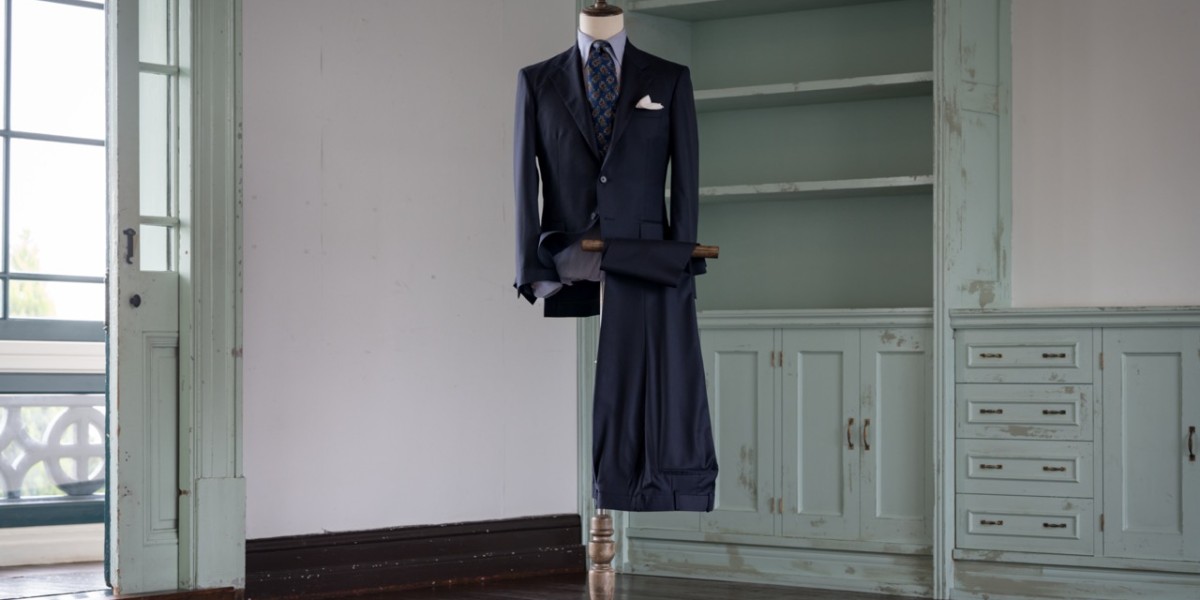 01  navy suit